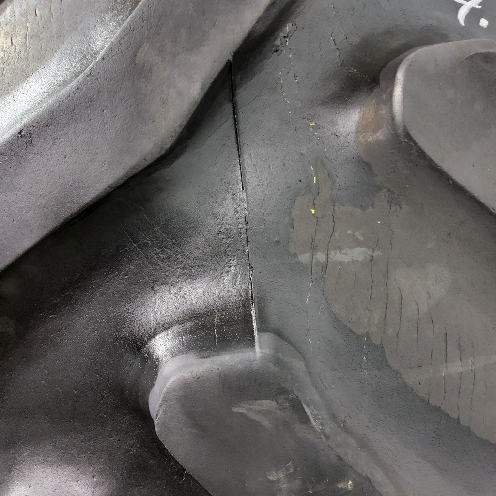 24.5-32 Goodyear Farm Dyna Torque II R-1 E (10 Ply), 55%