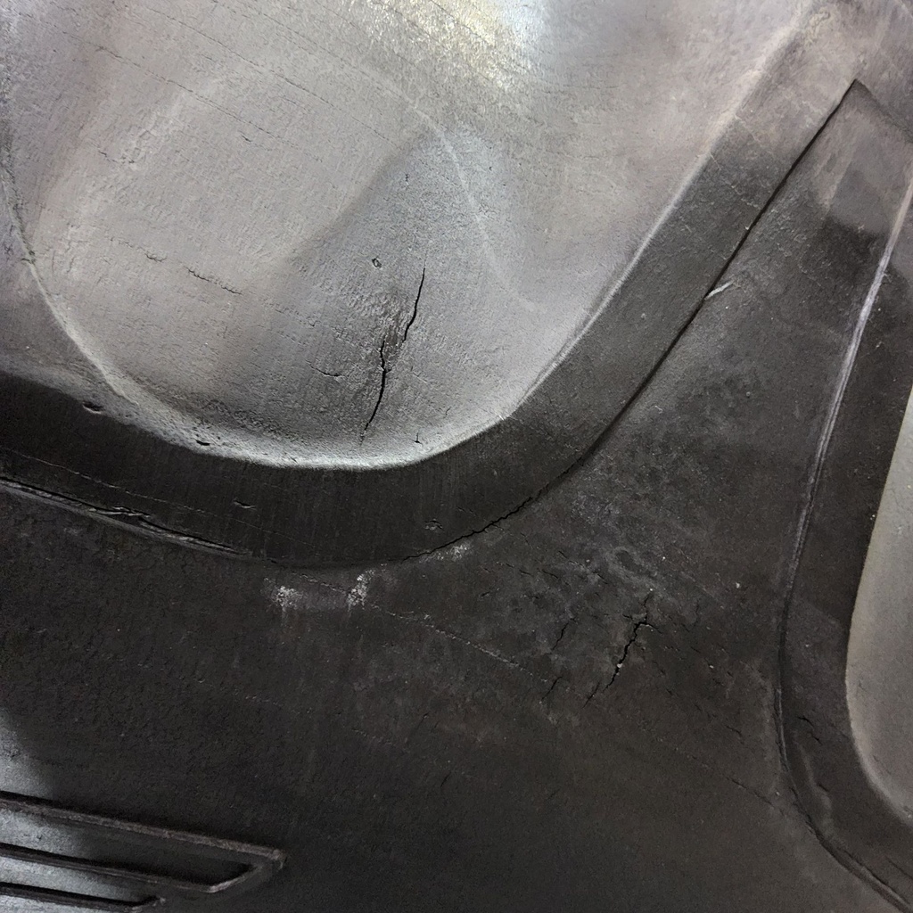 24.5-32 Goodyear Farm Dyna Torque II R-1 E (10 Ply), 55%