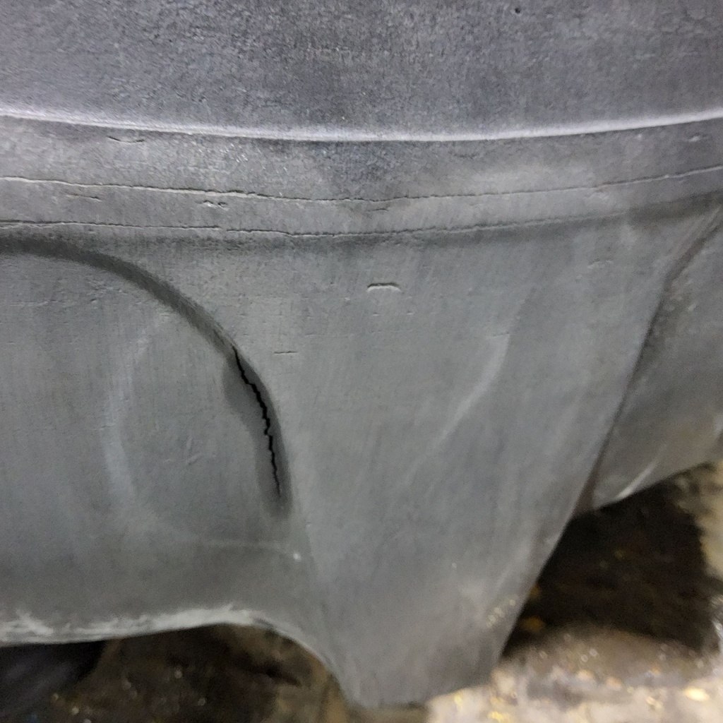 24.5-32 Goodyear Farm Dyna Torque II R-1 E (10 Ply), 55%