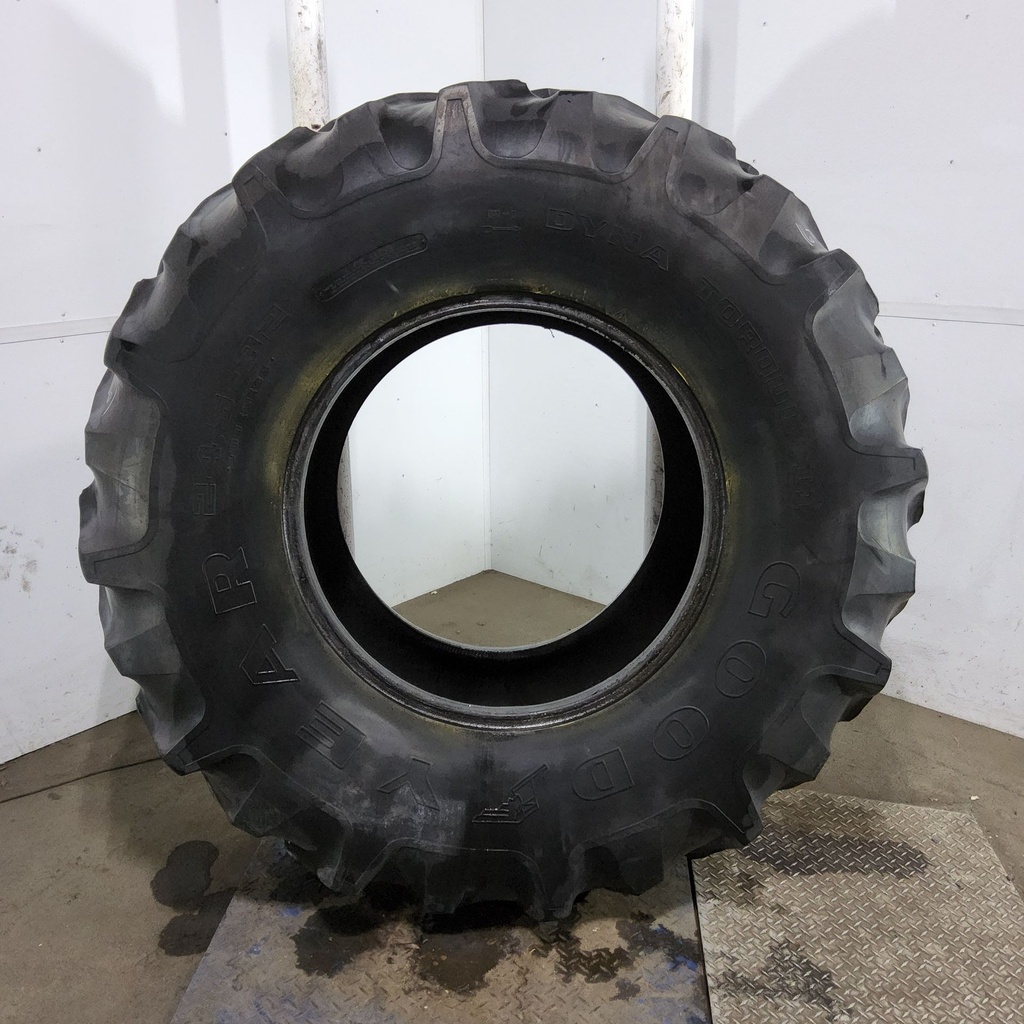 24.5-32 Goodyear Farm Dyna Torque II R-1 E (10 Ply), 55%