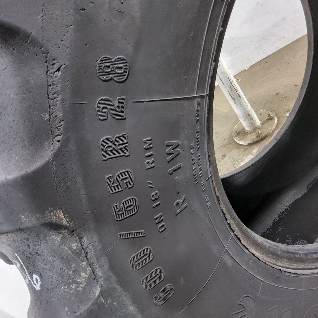 600/65R28 Firestone Radial All Traction DT R-1W 147B 50%
