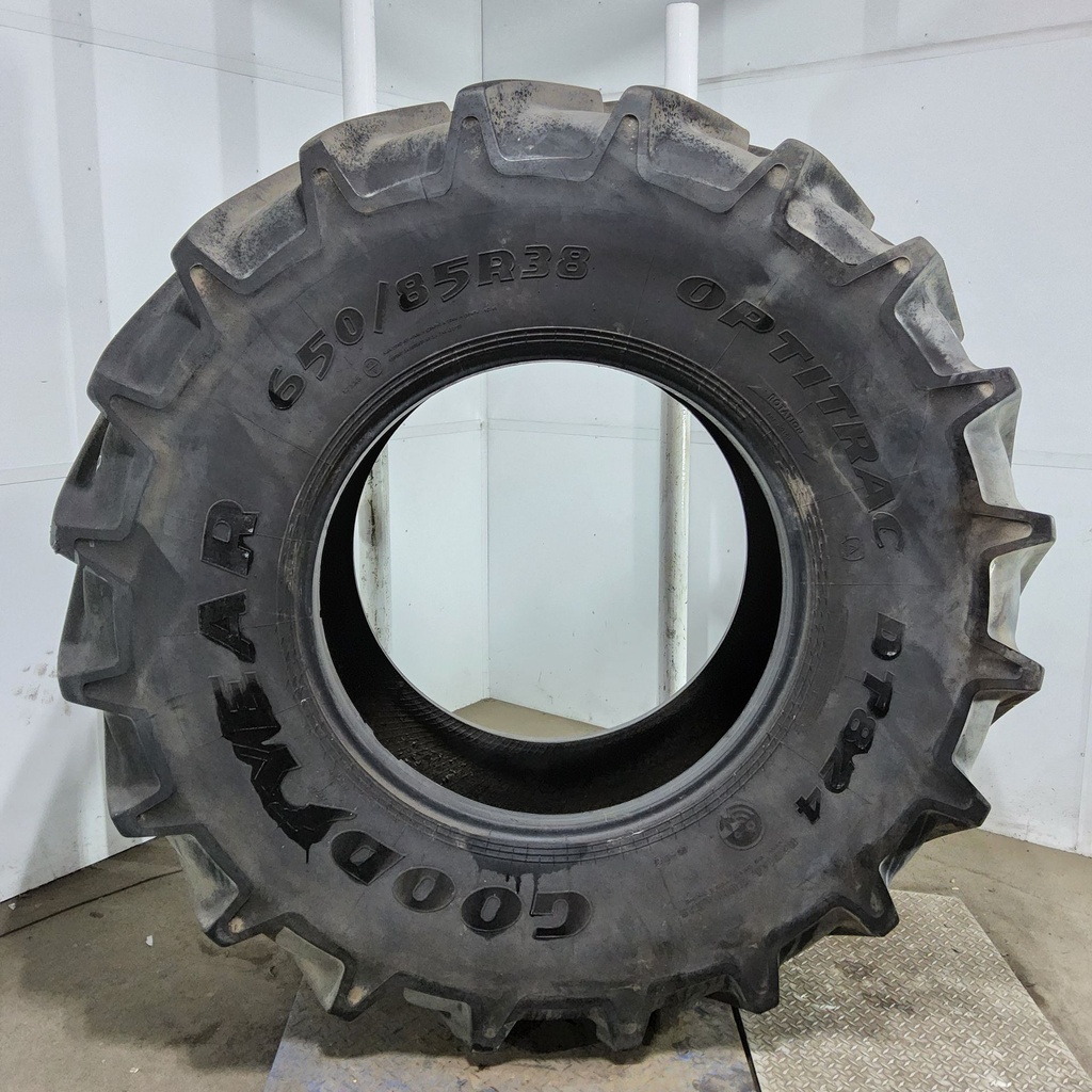 650/85R38 Goodyear Farm DT824 Optitrac R-1W 173A8 90%