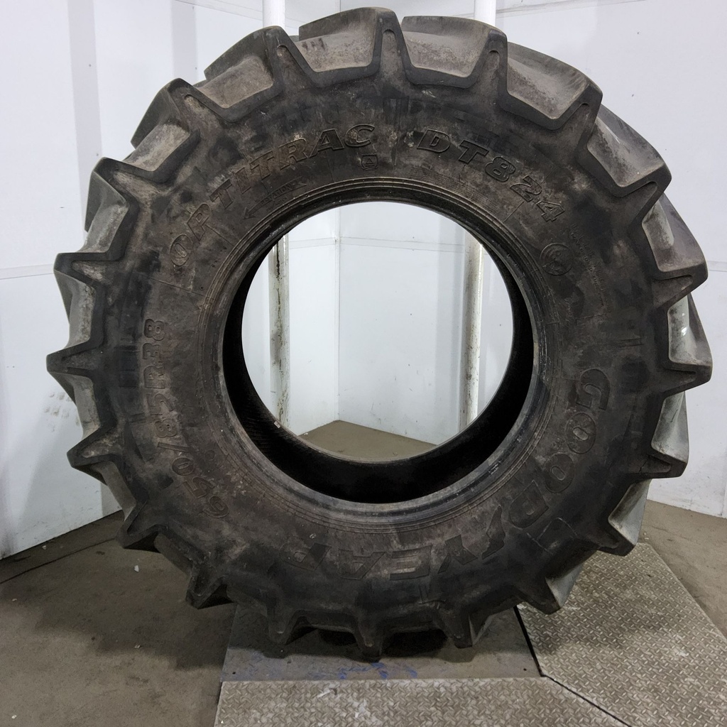 650/85R38 Goodyear Farm DT824 Optitrac R-1W 173A8 90%