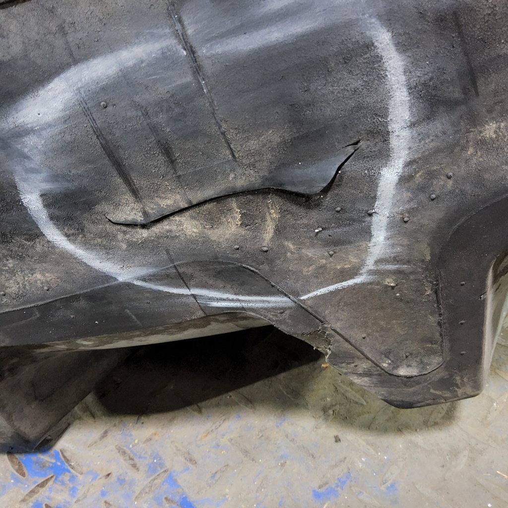 650/85R38 Goodyear Farm DT824 Optitrac R-1W 173A8 90%