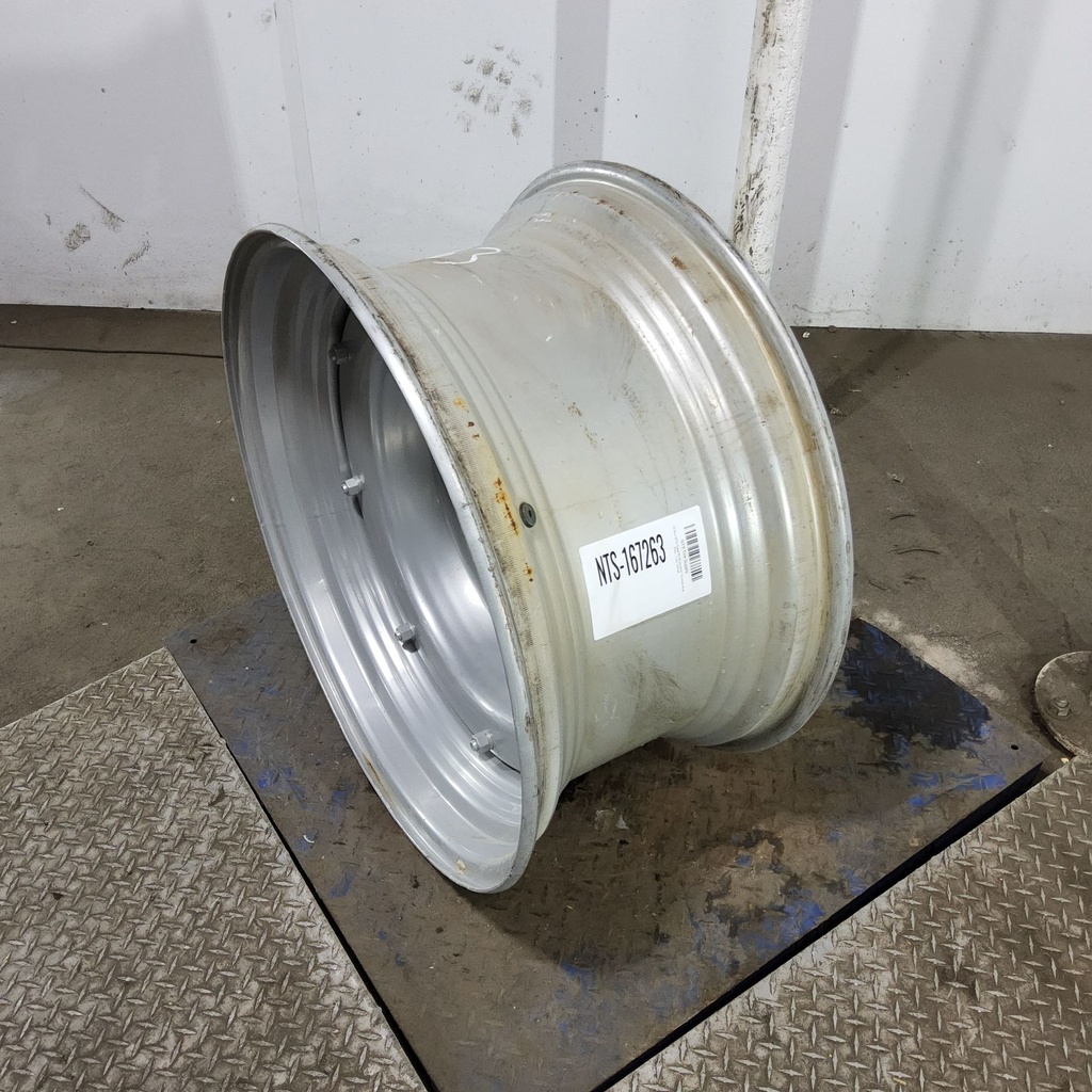 15"W x 30"D, Case IH Silver Mist 12-Hole Stub Disc , 1.62" Offset