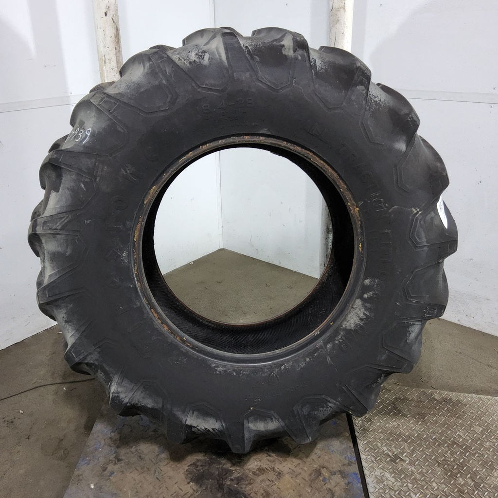 18.4-28 Firestone Traction Field & Road R-1 C (6 Ply), 70%