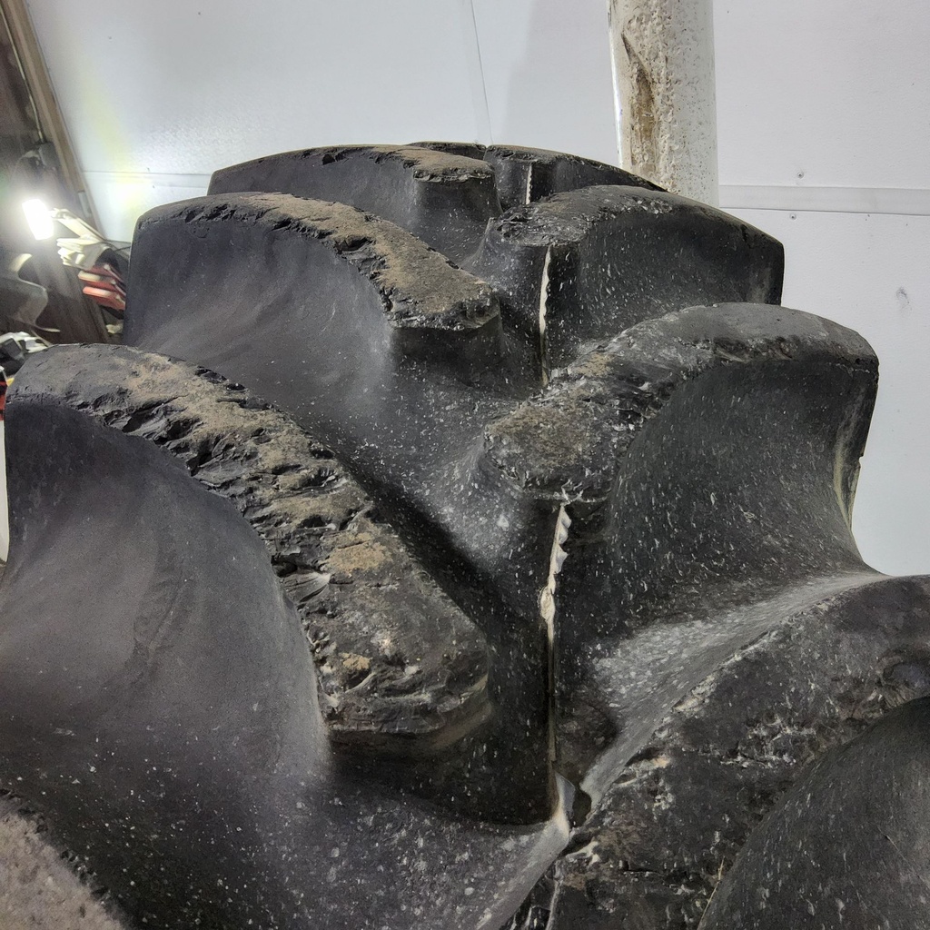 14.9R34 Firestone Radial All Traction FWD R-1 137A8 85%