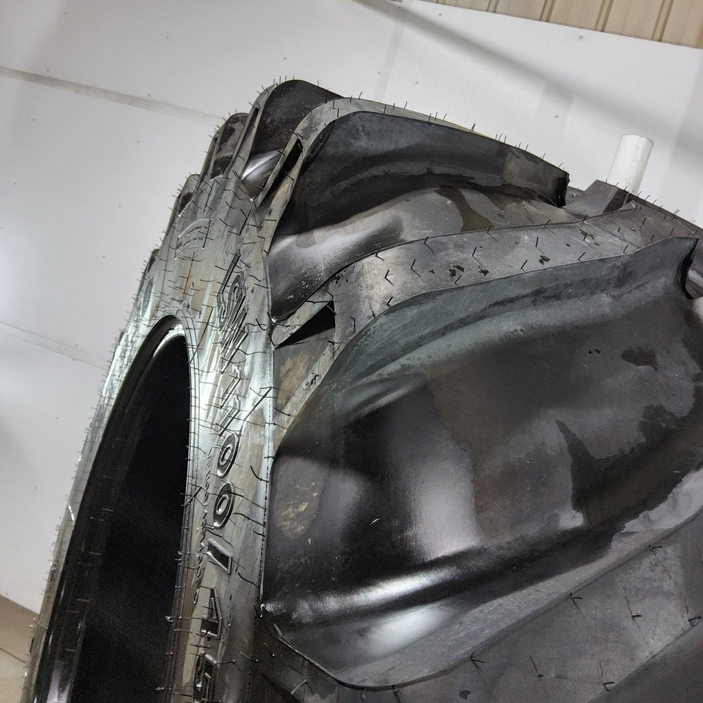 LSW1100/45R46 Goodyear Farm DT930 R-1W 201D 99%