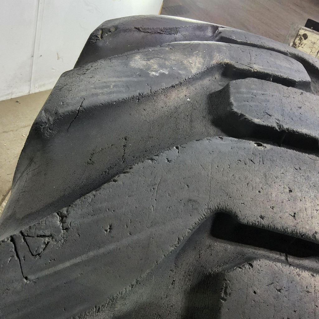 20.5-25 Primex Power Traction Grader-Loader L-2 H (16 Ply), 65%