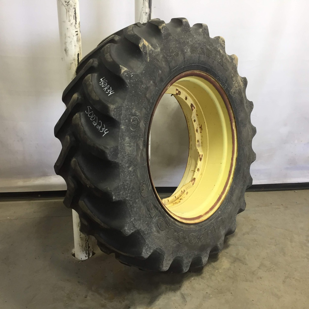 480/70R34 Firestone Radial 9000 R-1W on John Deere Yellow 12-Hole Waffle Wheel (Groups of 3 bolts) 55%