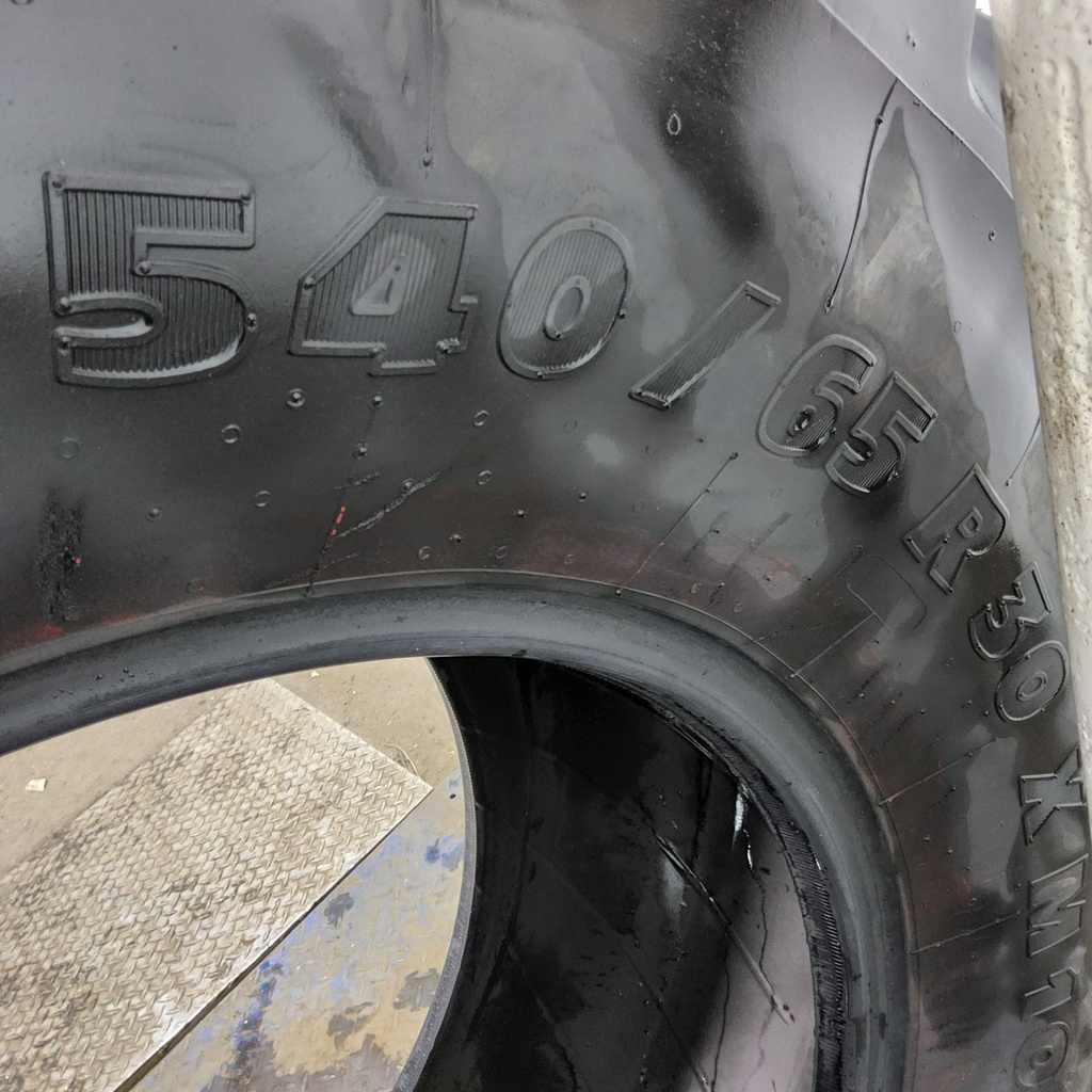 540/65R30 Michelin XM 108 R-1W 143A8 85%