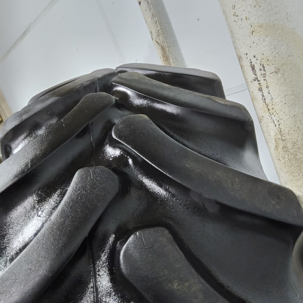 420/90R30 Firestone Radial All Traction FWD R-1 142B 65%