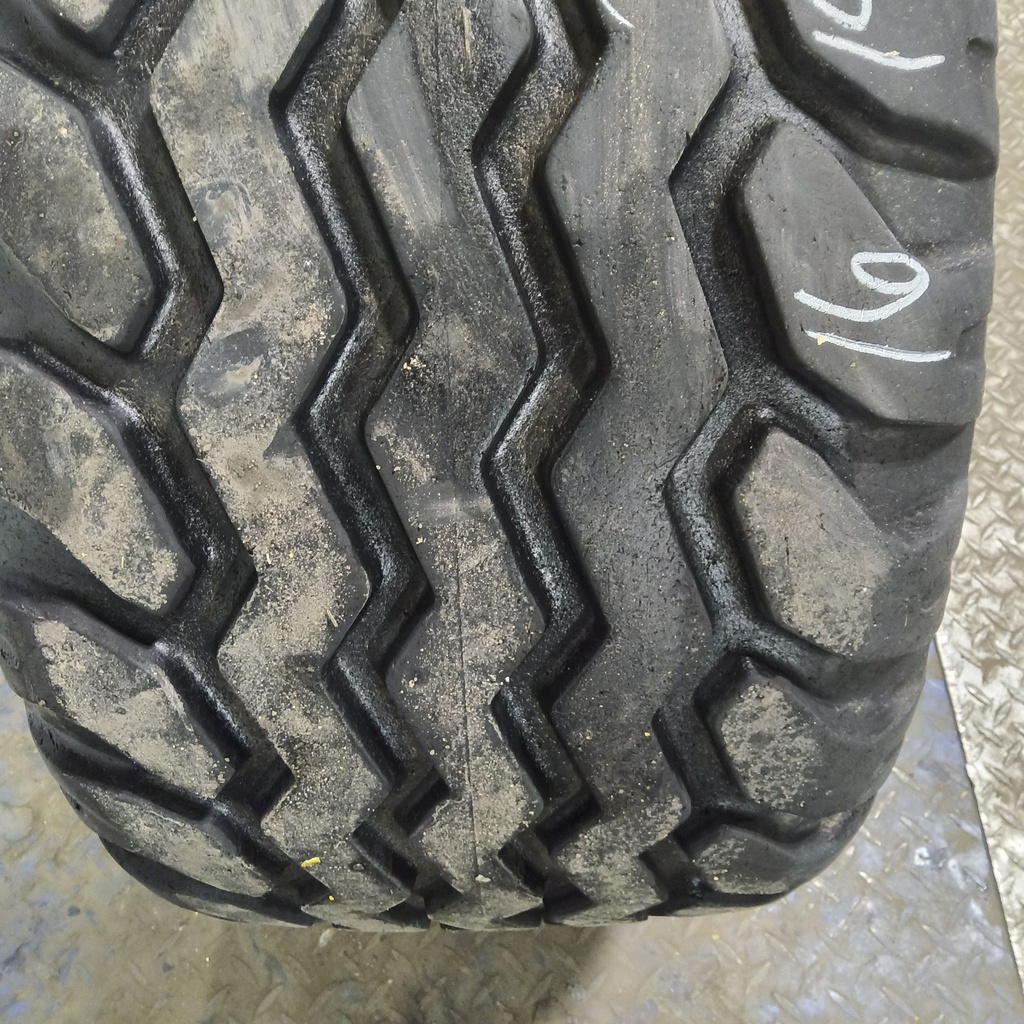 340/55-16 Alliance 327 Farm Pro F-3 F (12 Ply), 133A8 65%