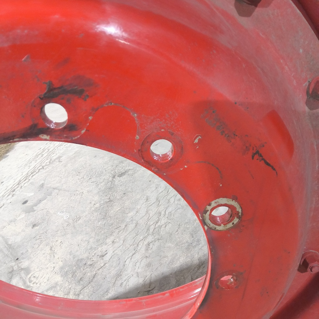 12-Hole Stub Disc Center for 38"-54" Rim, Fendt/Agco Red