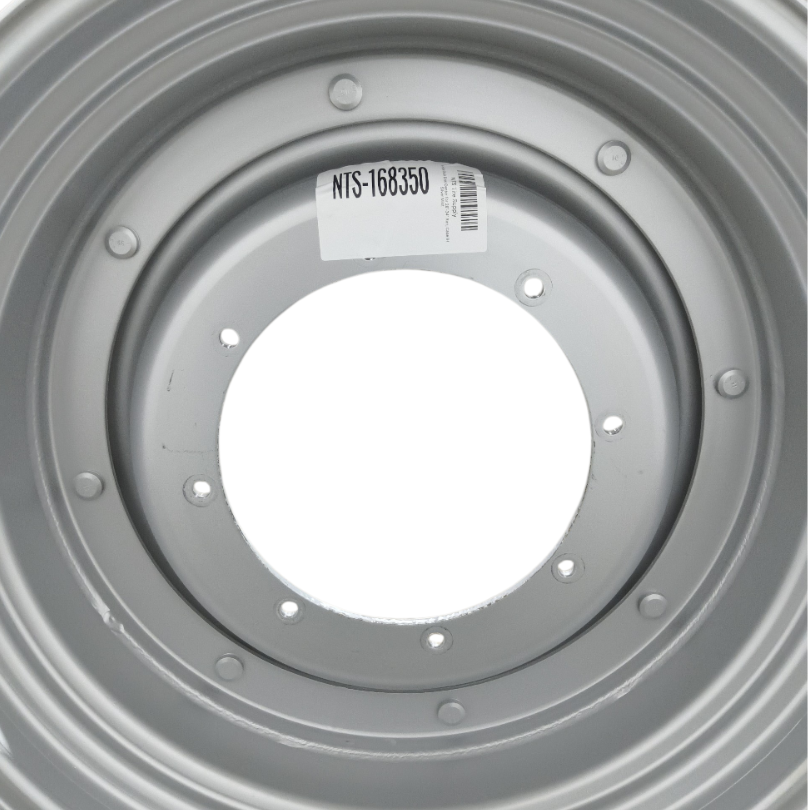 8-Hole Stub Disc Center for 28"-34" Rim, Case IH Silver Mist