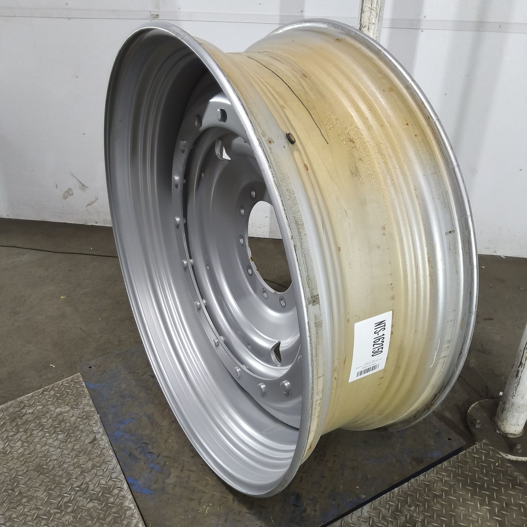 16"W x 46"D, Case IH Silver Mist 16-Hole Stub Disc , 1.5" Offset