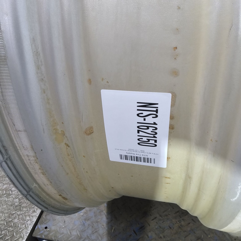 16"W x 46"D, Case IH Silver Mist 16-Hole Stub Disc , 1.5" Offset