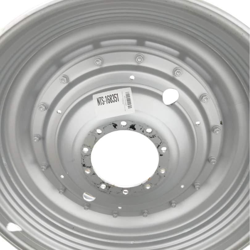 10-Hole Stub Disc Center for 38"-54" Rim, Case IH Silver Mist