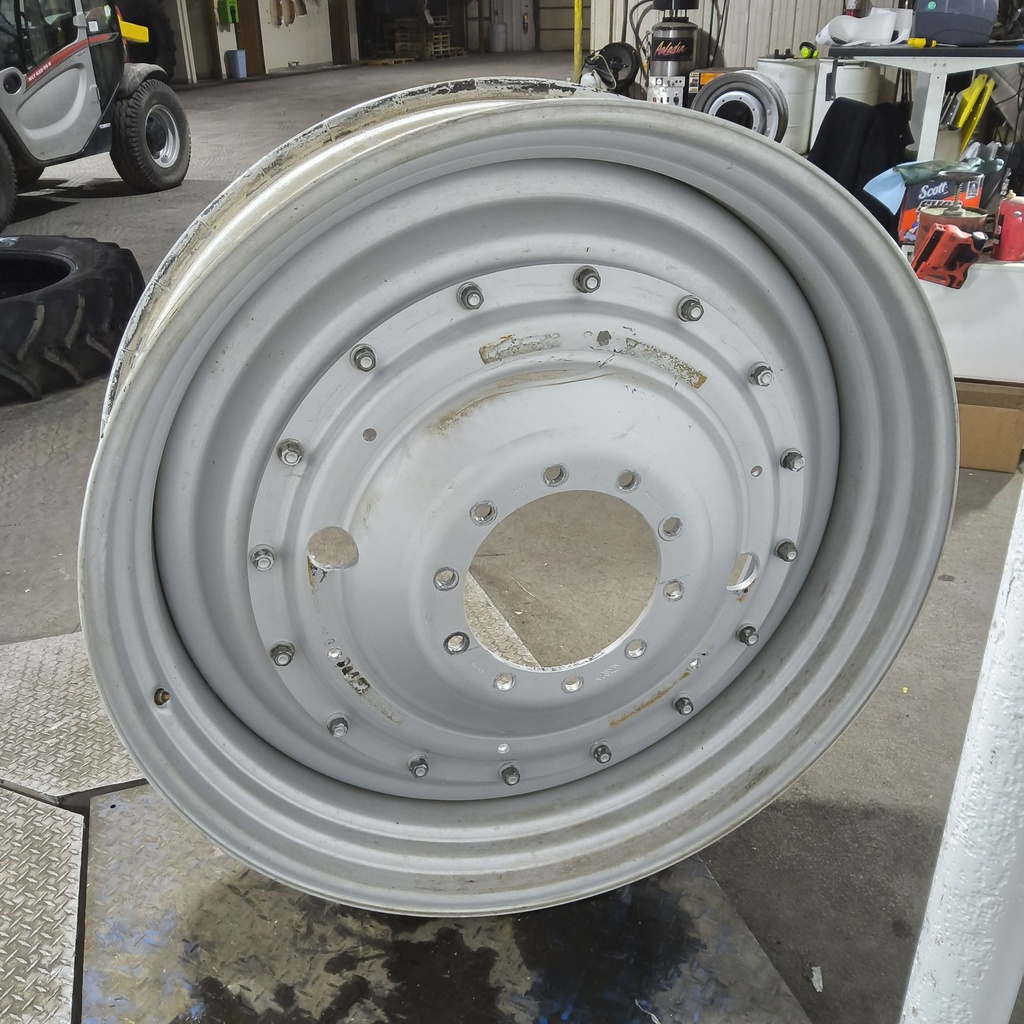 12"W x 46"D, Case IH Silver Mist 16-Hole Stub Disc , 1.56" Offset