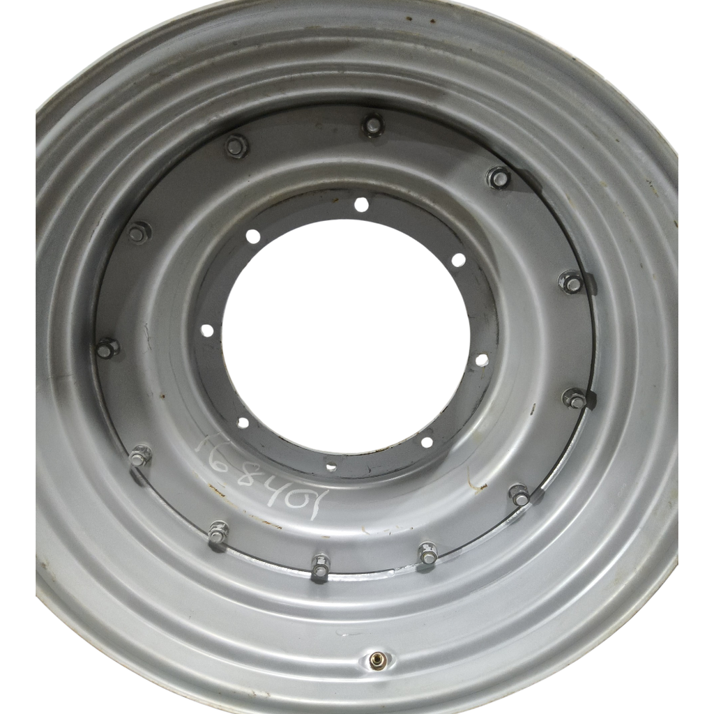 8-Hole Stub Disc Center for 28"-30" Rim, Case IH Silver Mist