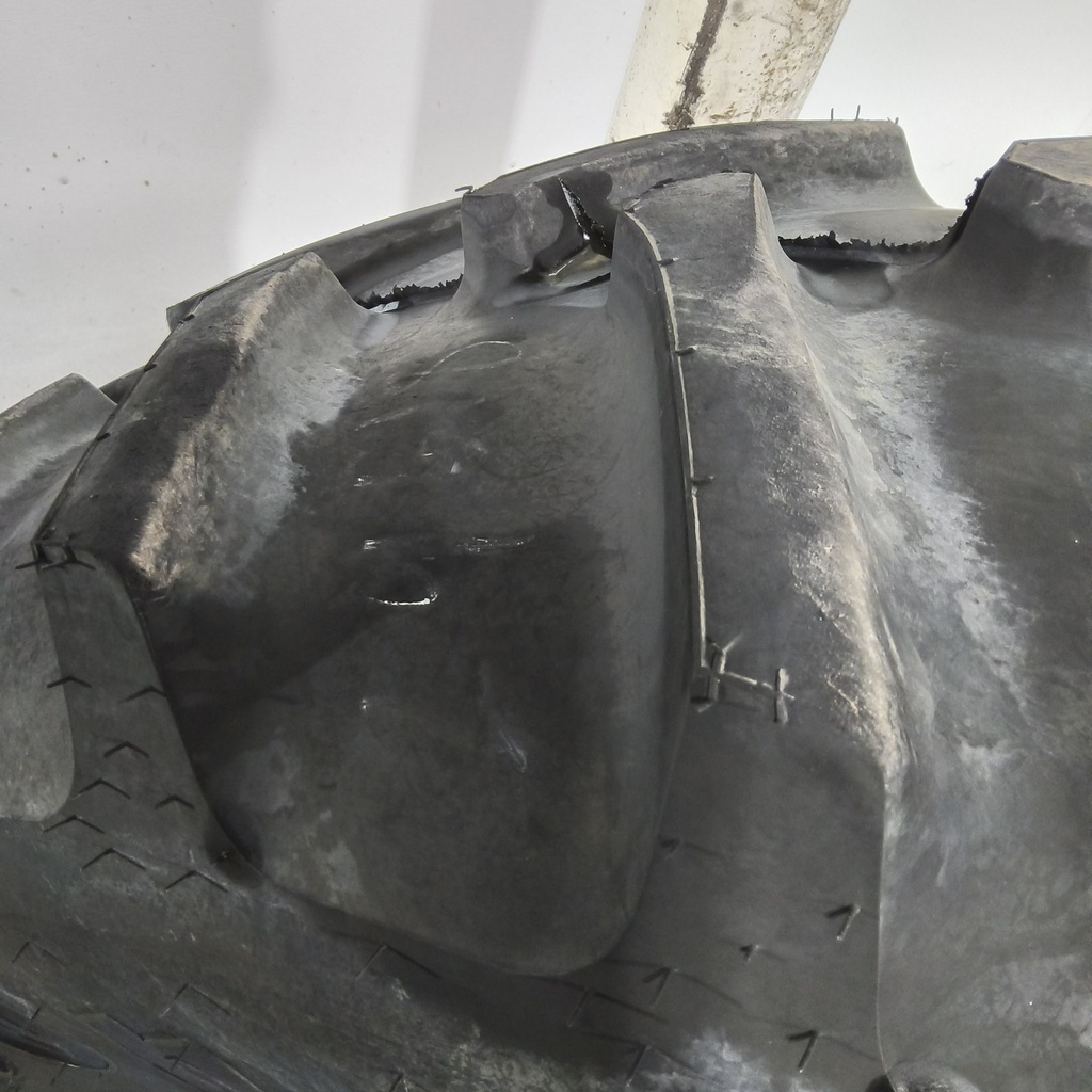 16.9-28 Firestone Super All Traction II 23 R-1 C (6 Ply), 95%