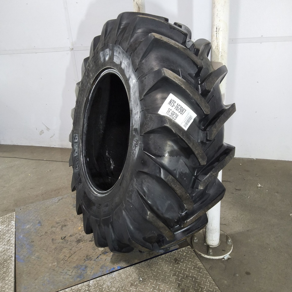 16.9R28 Michelin AgriBib R-1W 136A8 90%