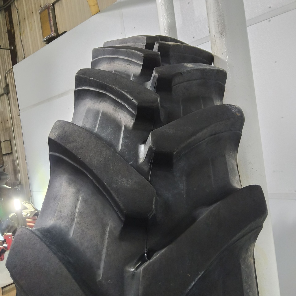 VF320/105R54 Alliance Agriflex+ 354 R-1W 172D 70%