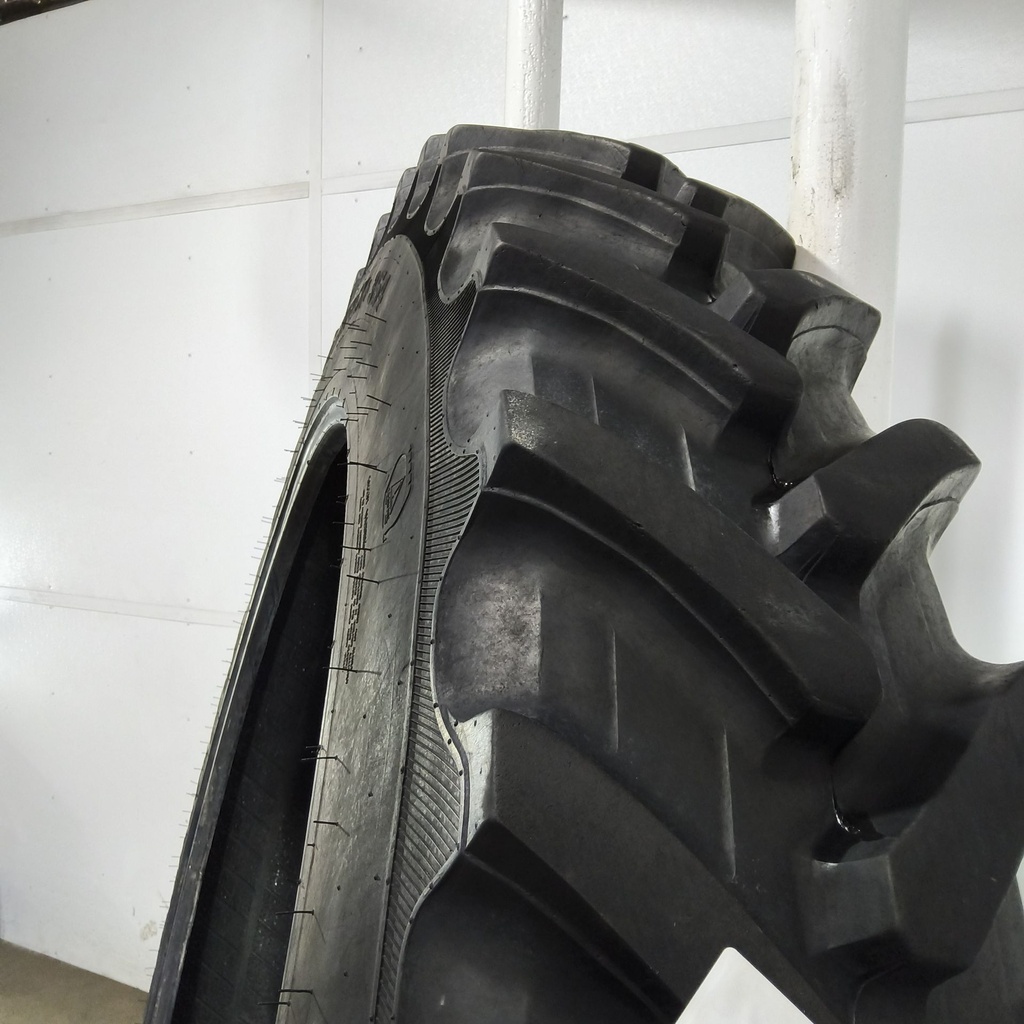 VF320/105R54 Alliance Agriflex+ 354 R-1W 172D 70%