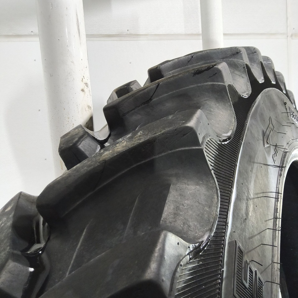 VF320/105R54 Alliance Agriflex+ 354 R-1W 172D 75%