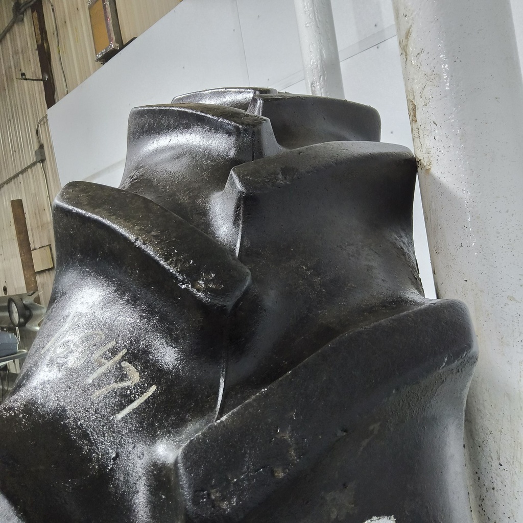 320/90R54 Goodyear Farm DT800 Super Traction R-1W 149A8 70%