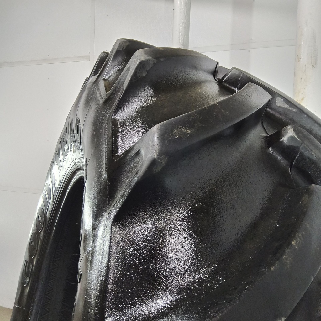 580/85R42 Goodyear Farm Optitrac R-1W 166B 75%