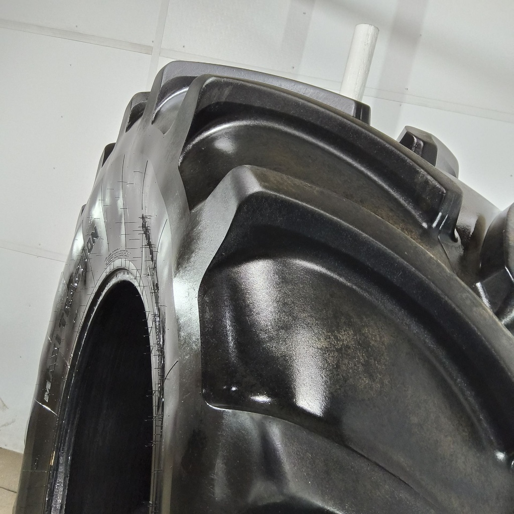 800/70R38 Firestone Maxi Traction R-1W 173D/173B 85%