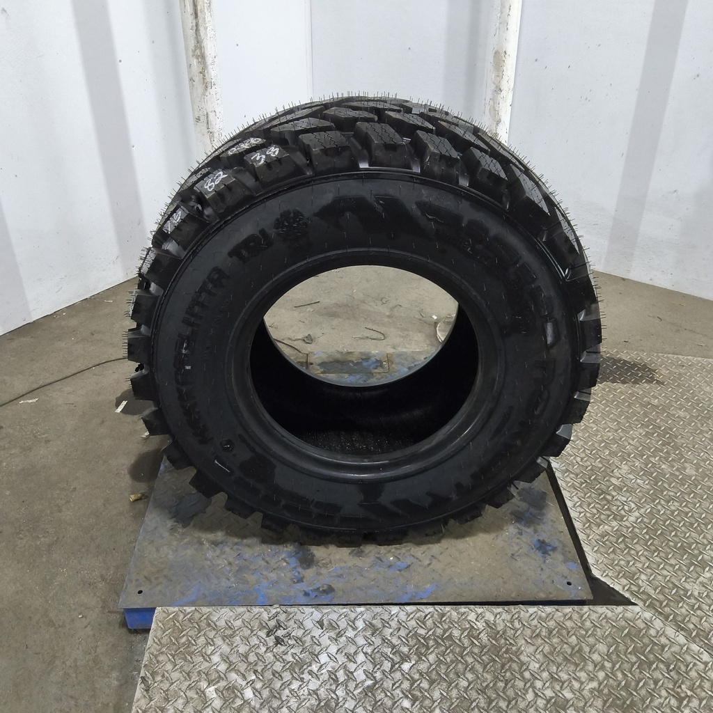 400/60R18 Nokian Hakkapeliitta TRI 143D 99%