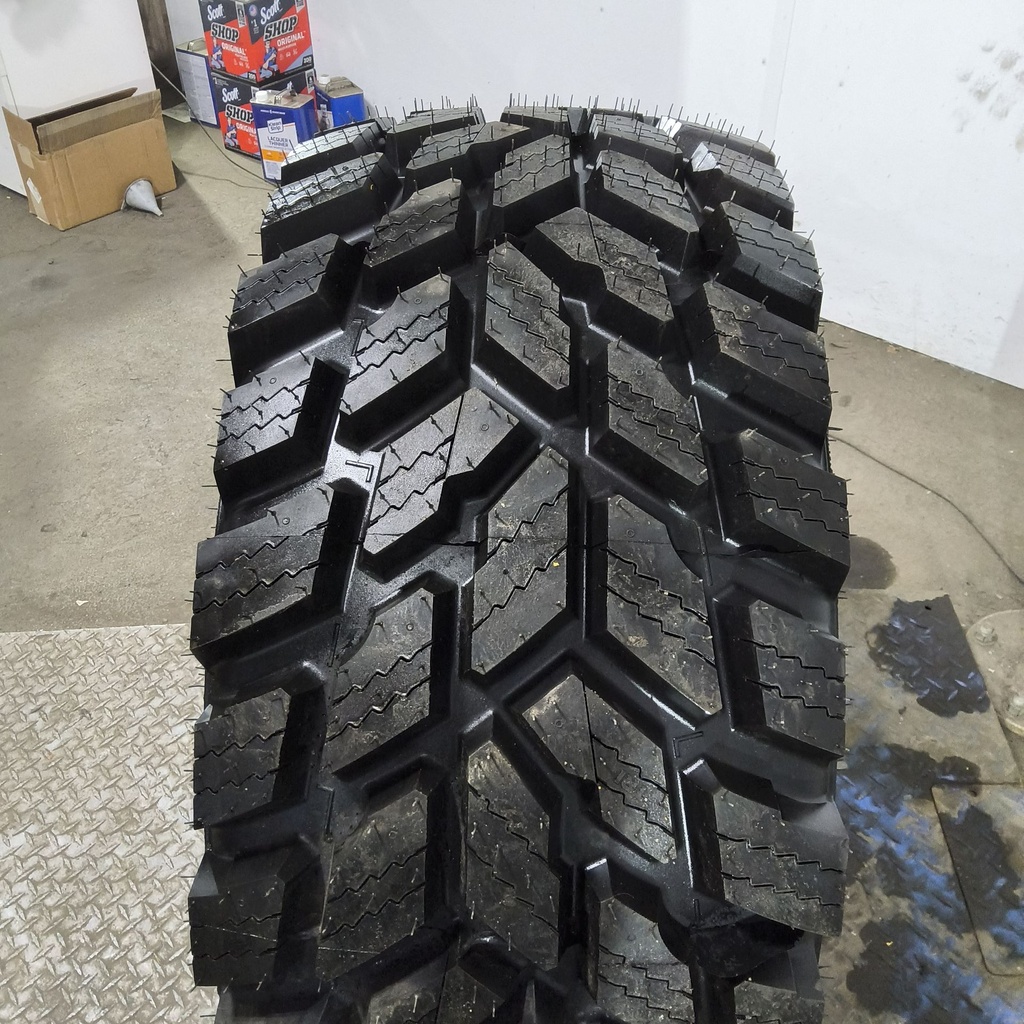 400/60R18 Nokian Hakkapeliitta TRI 143D 99%