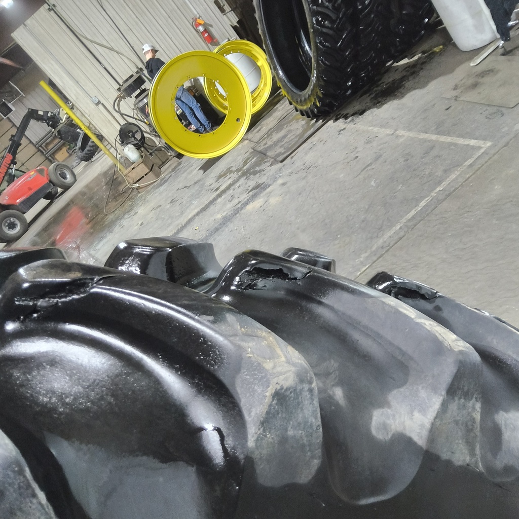 380/90R54 Firestone Radial 9000 R-1W 152A8/152B 80%