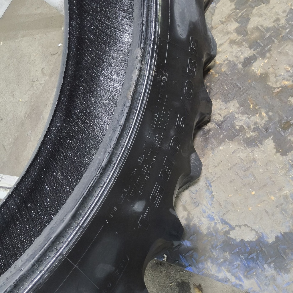 380/90R54 Firestone Radial 9000 R-1W 152A8/152B 85%