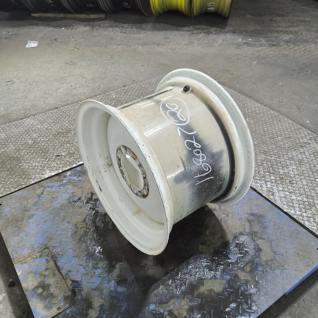 14"W x 20"D, Cream White / Versatile White 6-Hole Formed Plate , -4.62" Offset