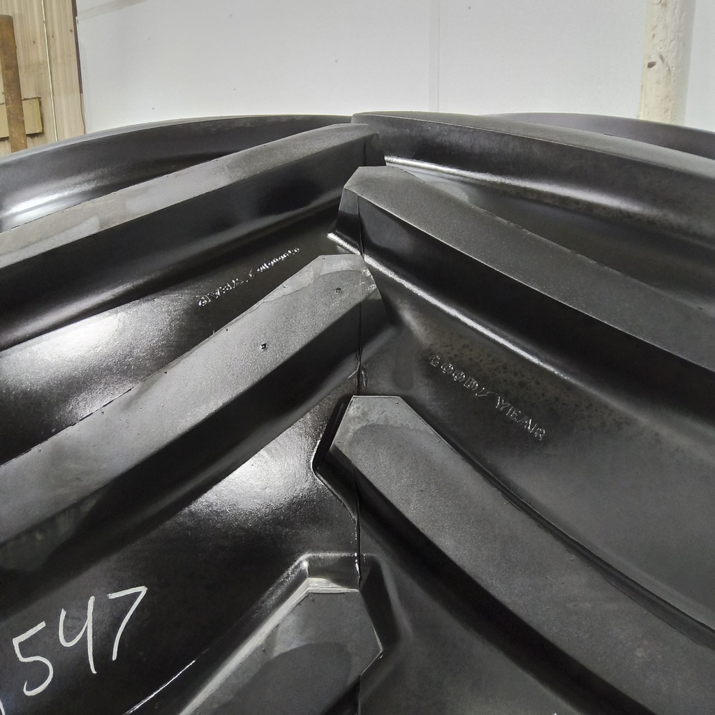 LSW1100/35R32 Goodyear Farm Optitrac R-1W 175D 95%