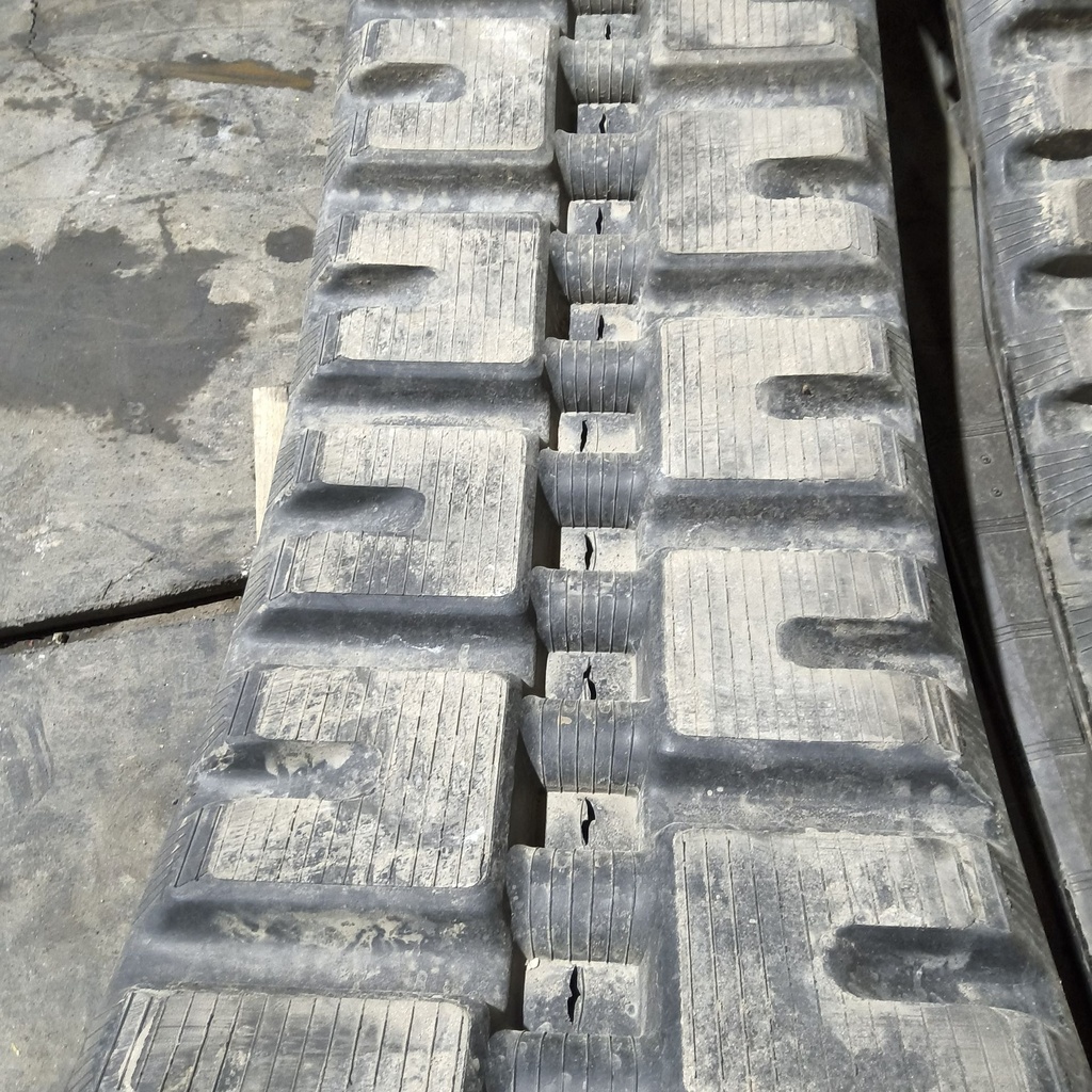 Bridgestone Track C-Pattern, 15.75x50, 99%