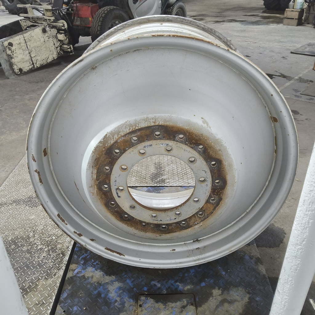 23"W x 42"D, Case IH Silver Mist 10-Hole Straddle Dual - Inside Main , -15" Offset