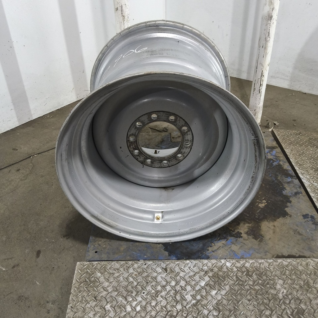 25"W x 26"D, Case IH Silver Mist 10-Hole Formed Plate , -5.25" Offset