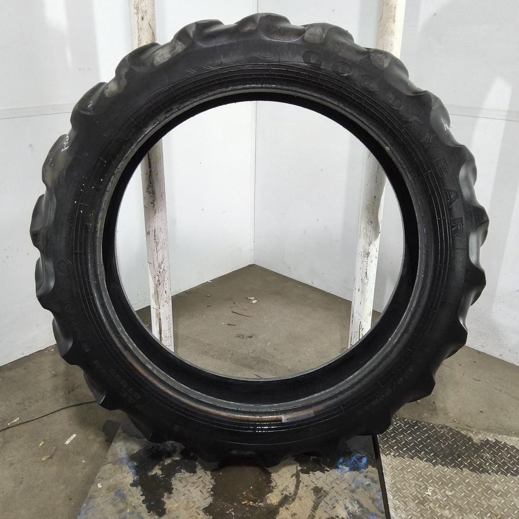 320/80R42 Goodyear Farm DT800 Super Traction R-1W 141A8 55%