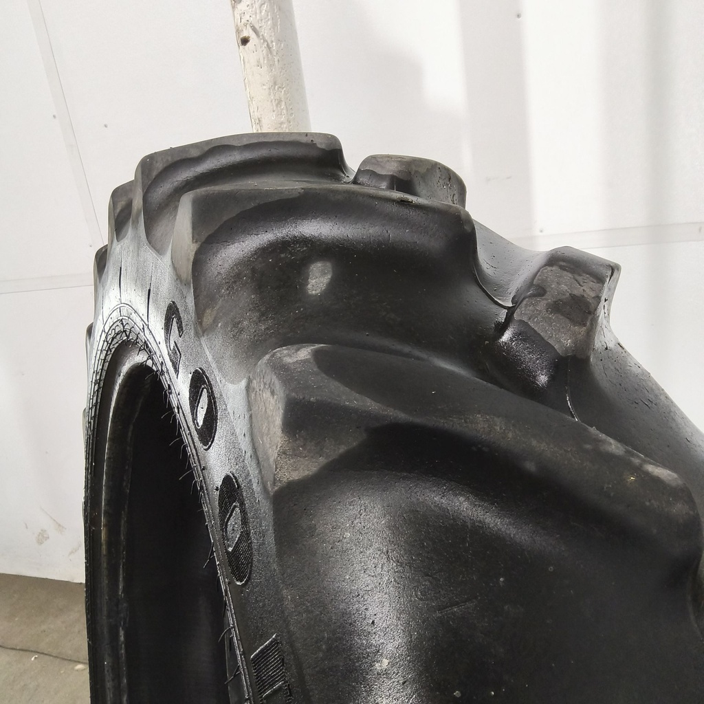 320/80R42 Goodyear Farm DT800 Super Traction R-1W 141A8 55%