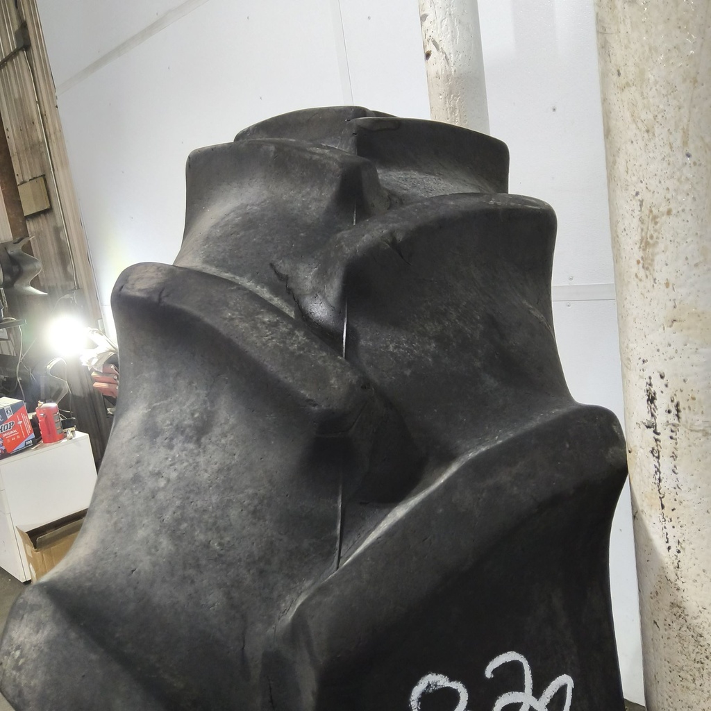 320/80R42 Goodyear Farm DT800 Super Traction R-1W 141A8 55%