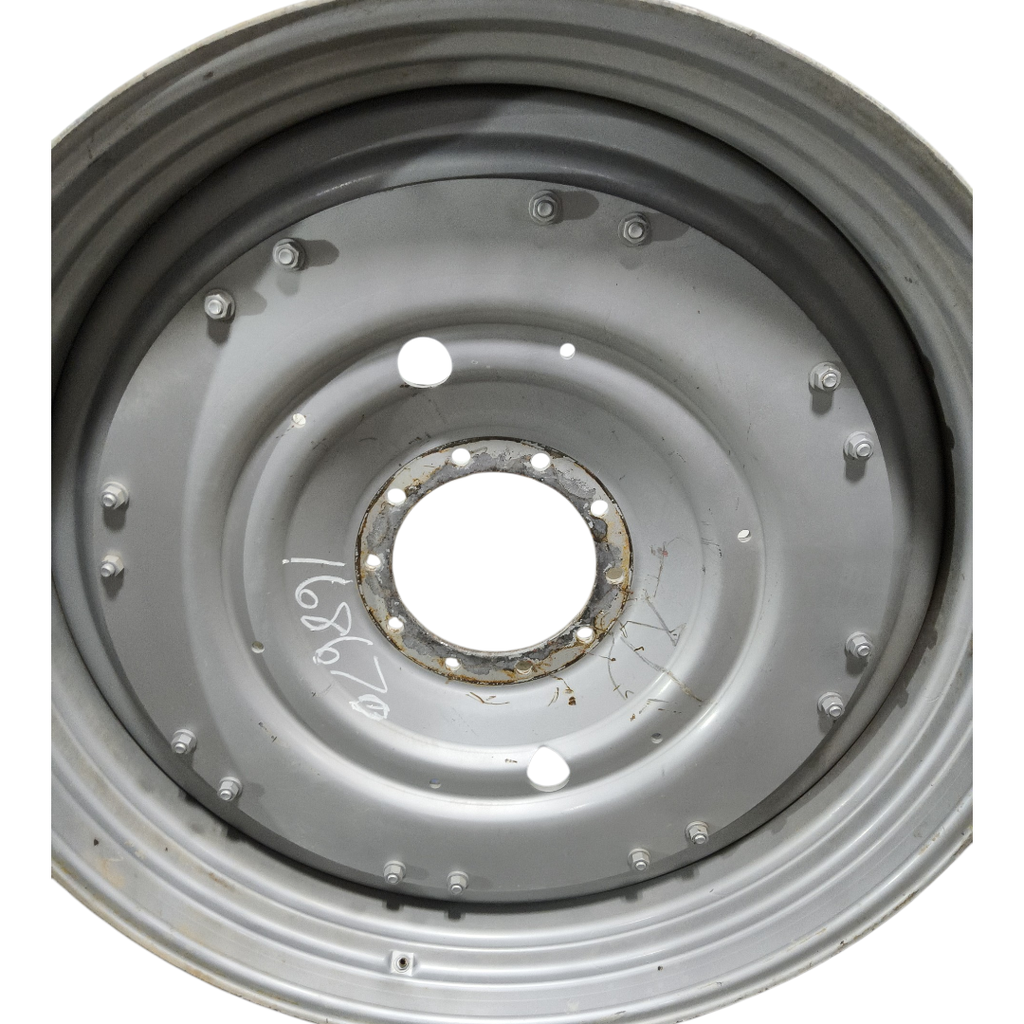 10-Hole Stub Disc (groups of 2 bolts) Center for 38"-54" Rim, Case IH Silver Mist