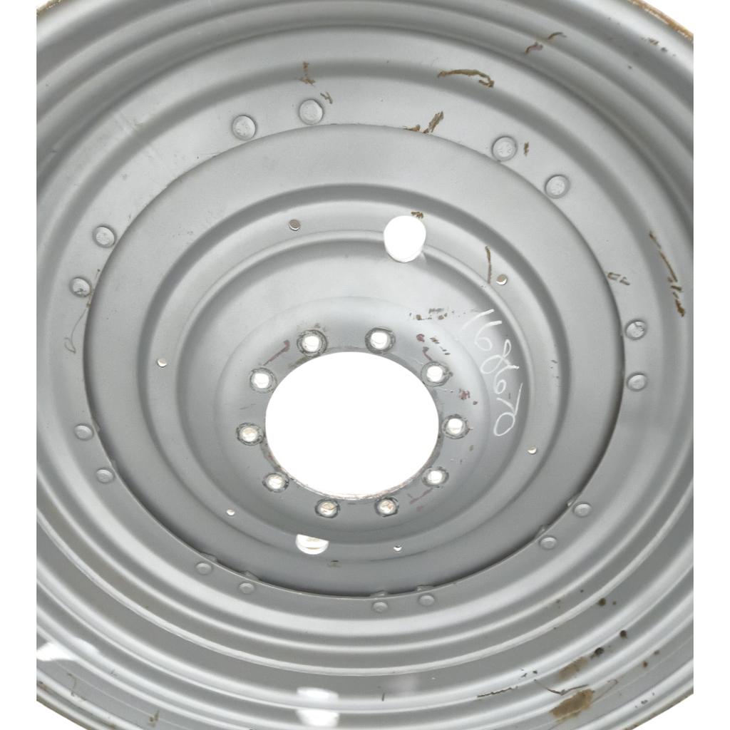 10-Hole Stub Disc (groups of 2 bolts) Center for 38"-54" Rim, Case IH Silver Mist