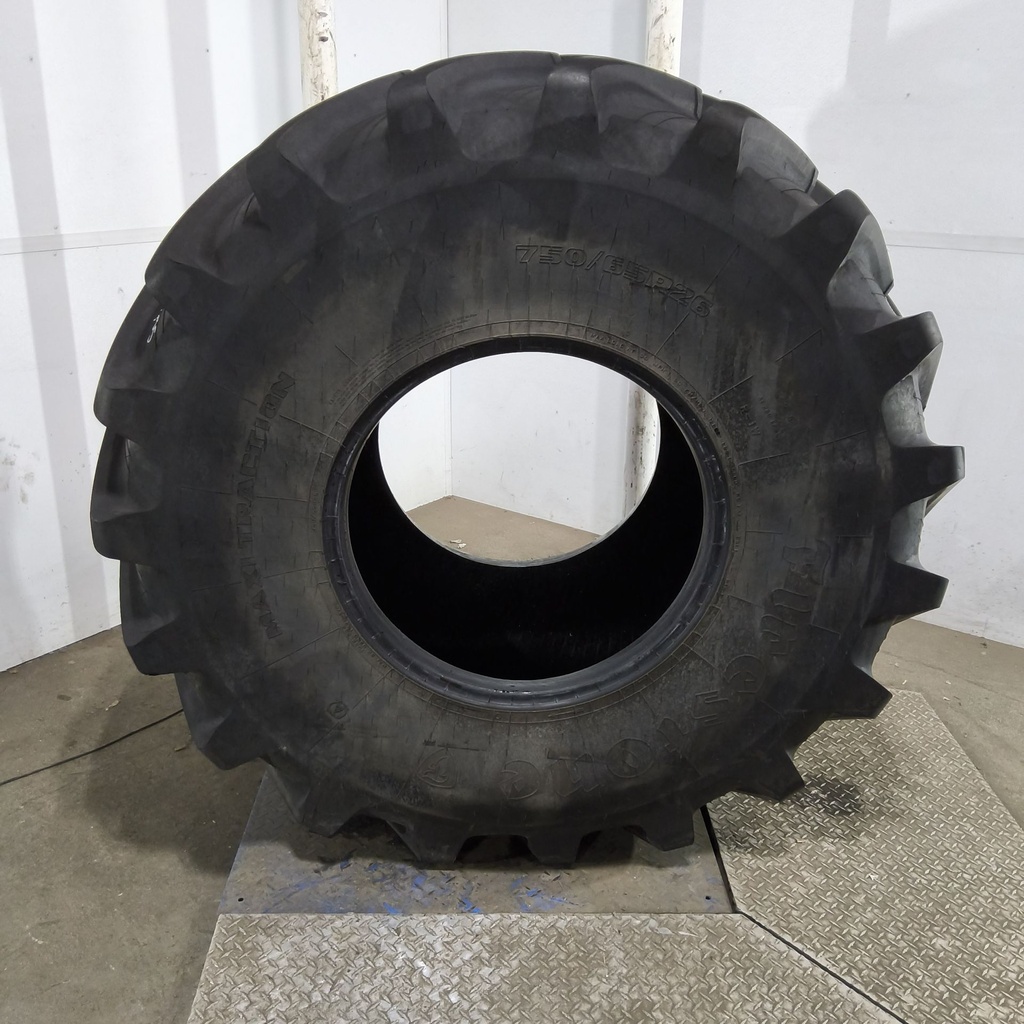 750/65R26 Firestone Maxi Traction R-1W 169B 85%