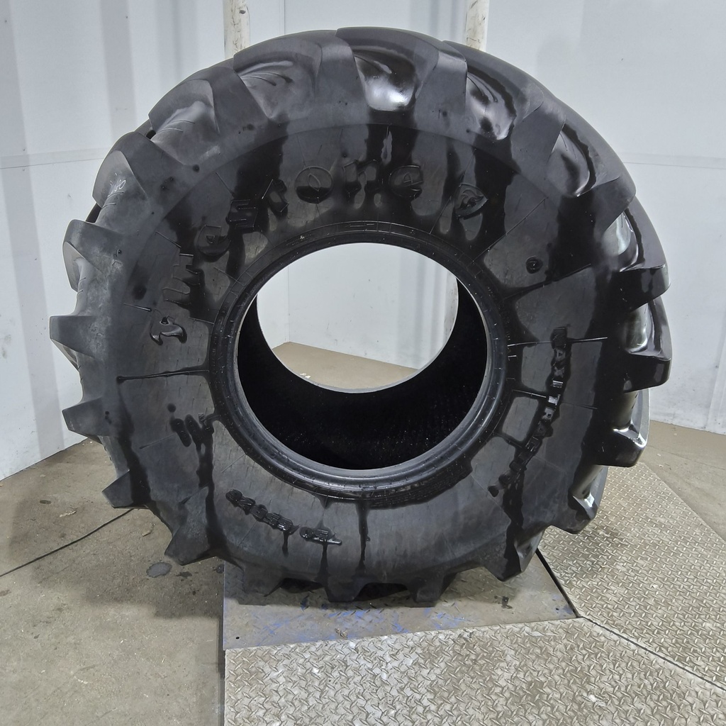 750/65R26 Firestone Maxi Traction R-1W 169B 80%