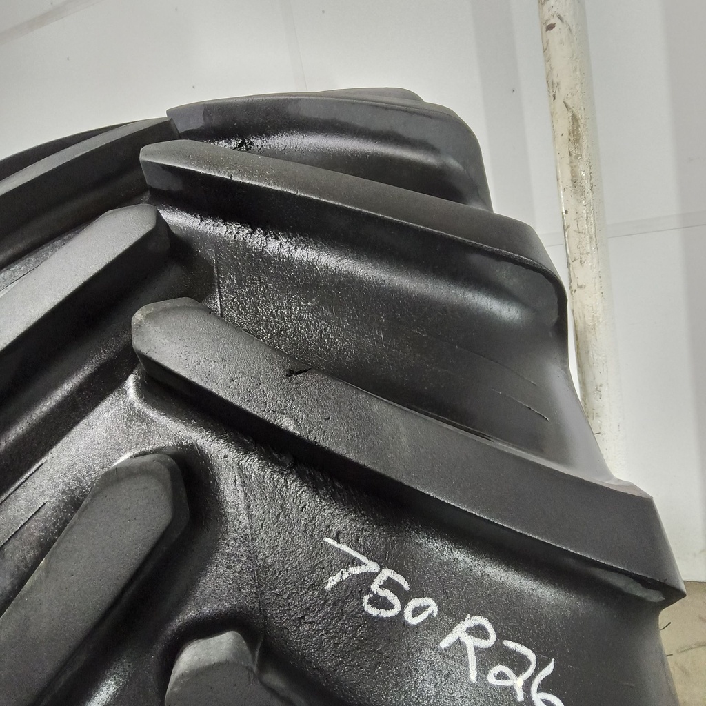 750/65R26 Firestone Maxi Traction R-1W 169B 80%