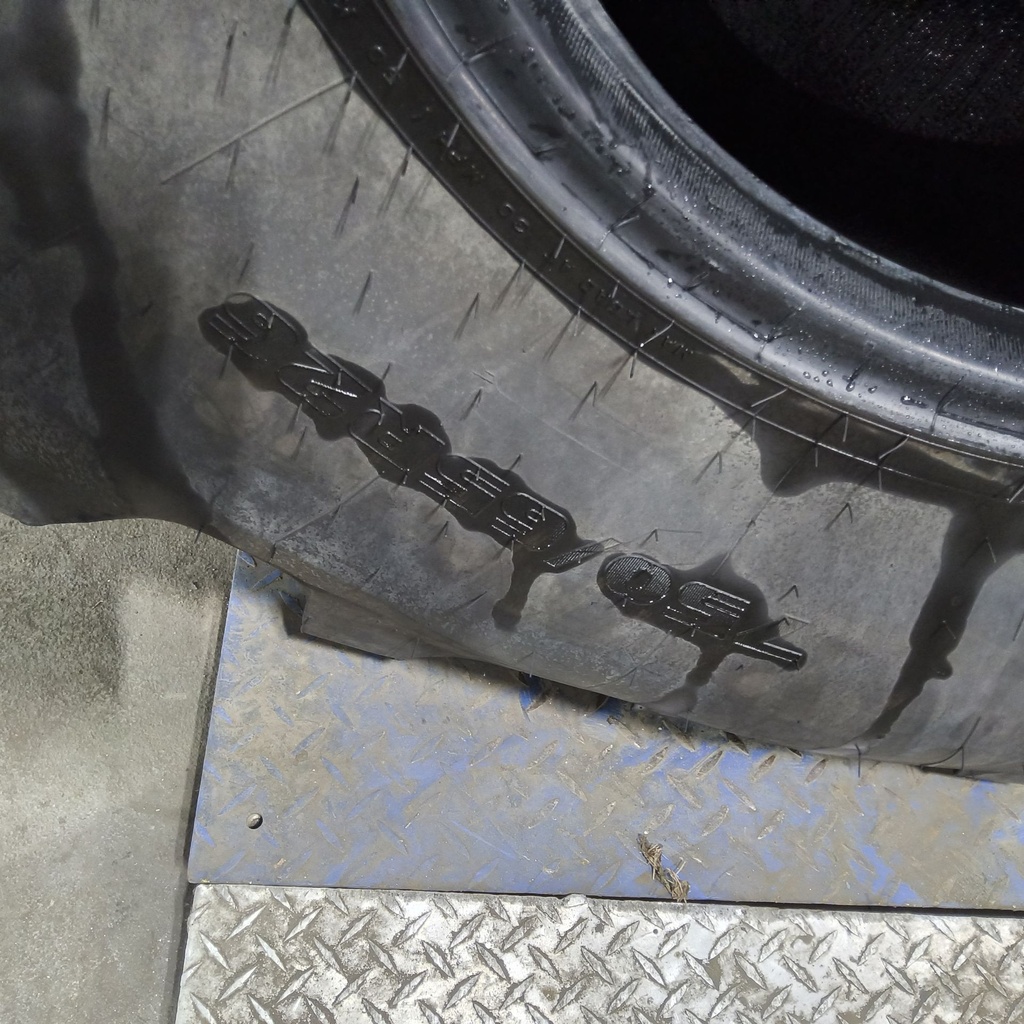 750/65R26 Firestone Maxi Traction R-1W 169B 80%